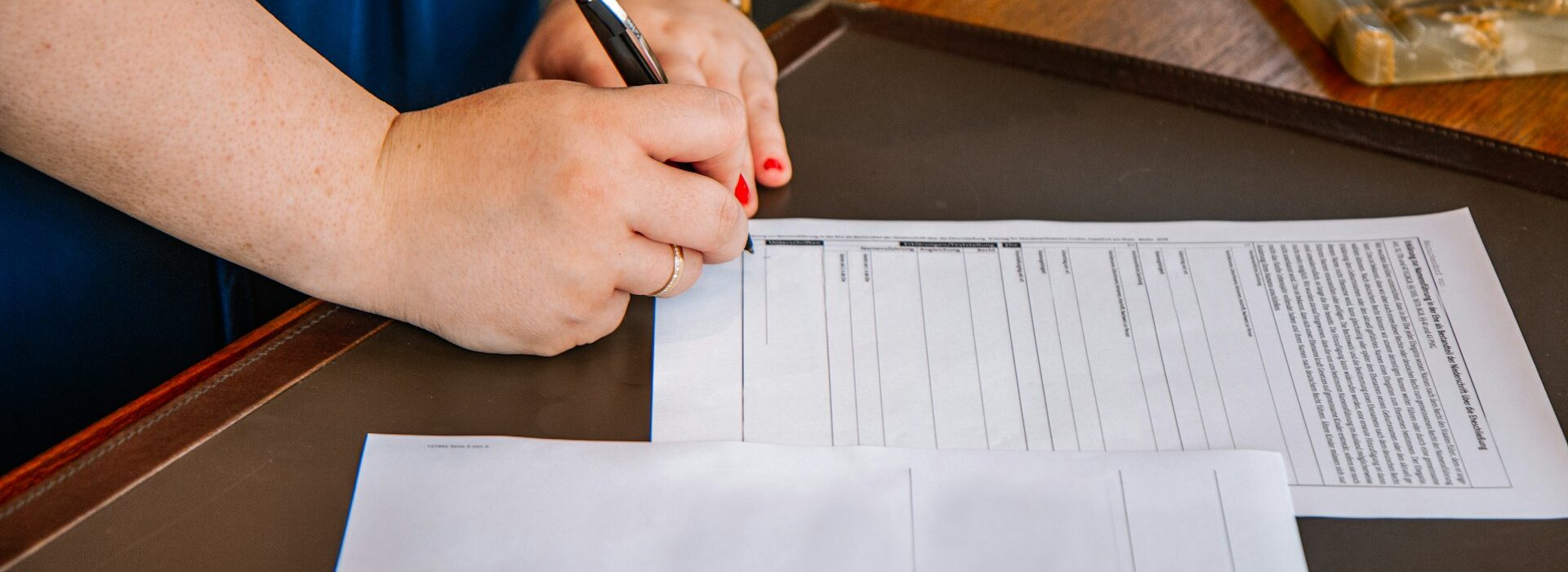 Top 3 Online Notary Services for Insurance Documents and Policy Agreements